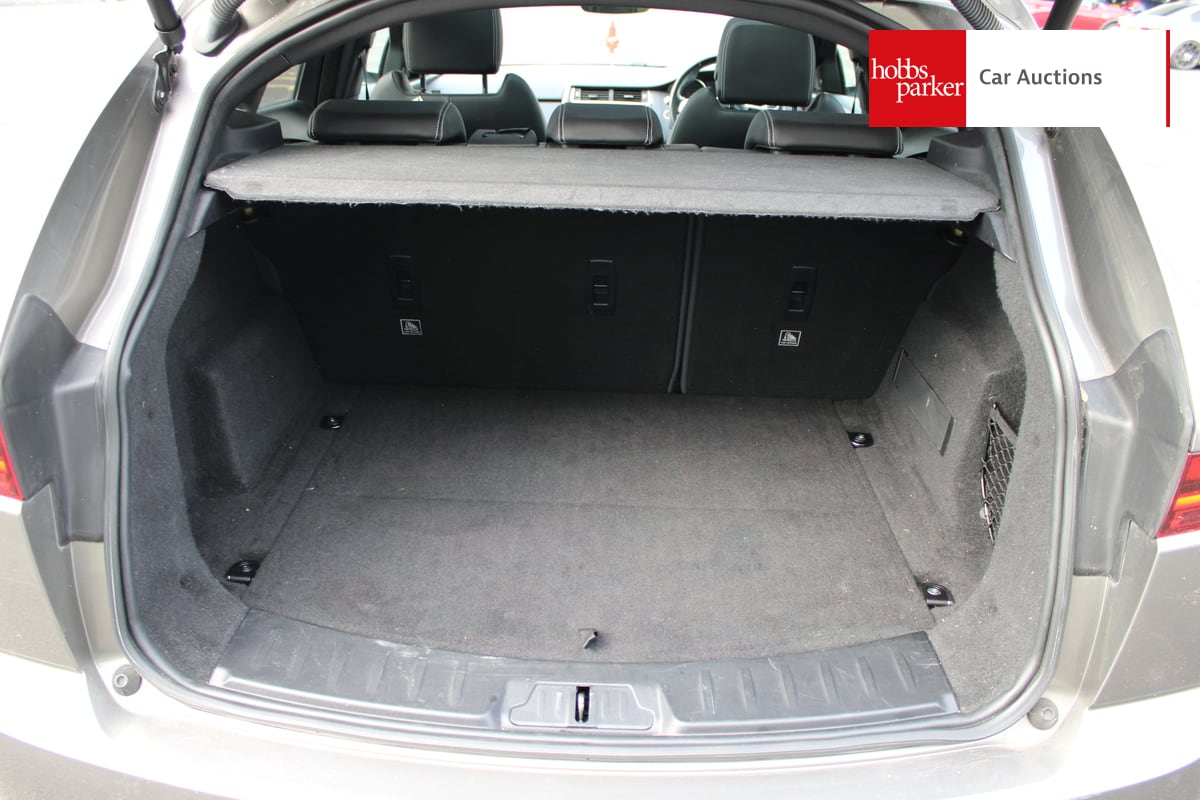 JAGUAR E-PACE R-DYNAMIC SE D AWD image 15