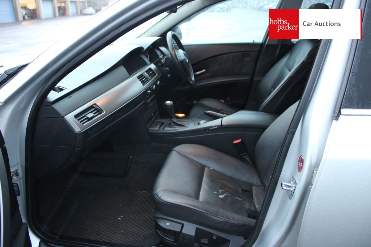 BMW 525D SE TOURING A image 13