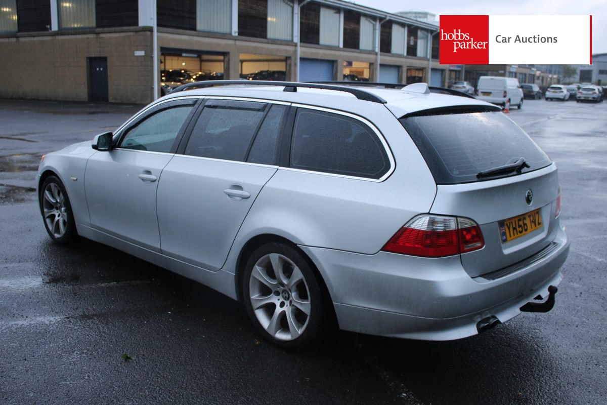 BMW 525D SE TOURING A image 5
