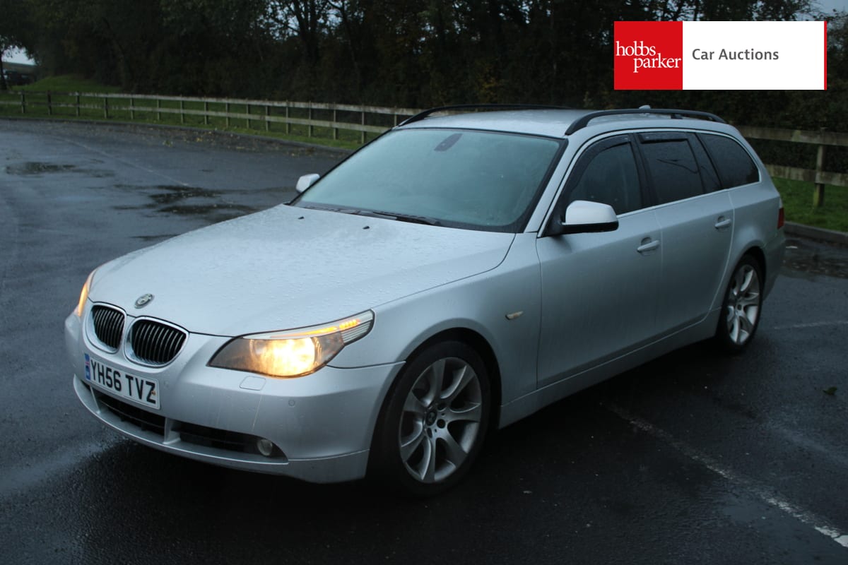 BMW 525D SE TOURING A image 7