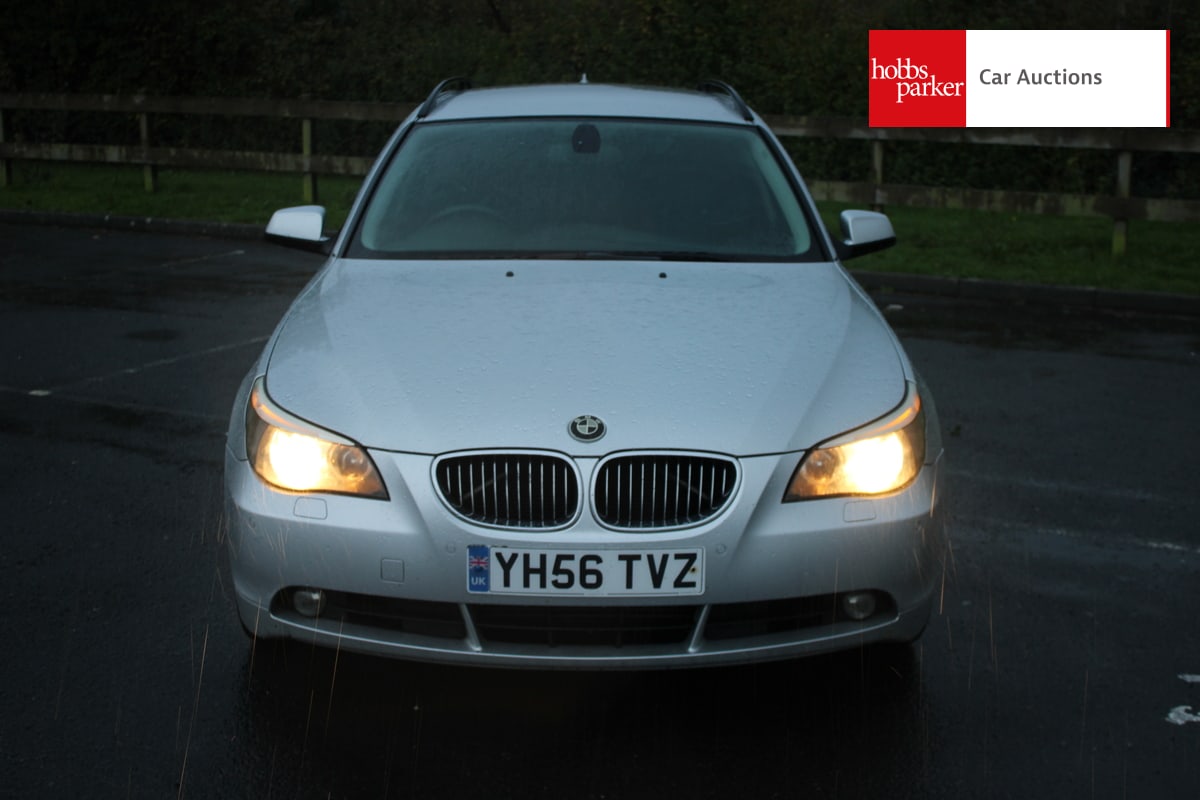 BMW 525D SE TOURING A image 8