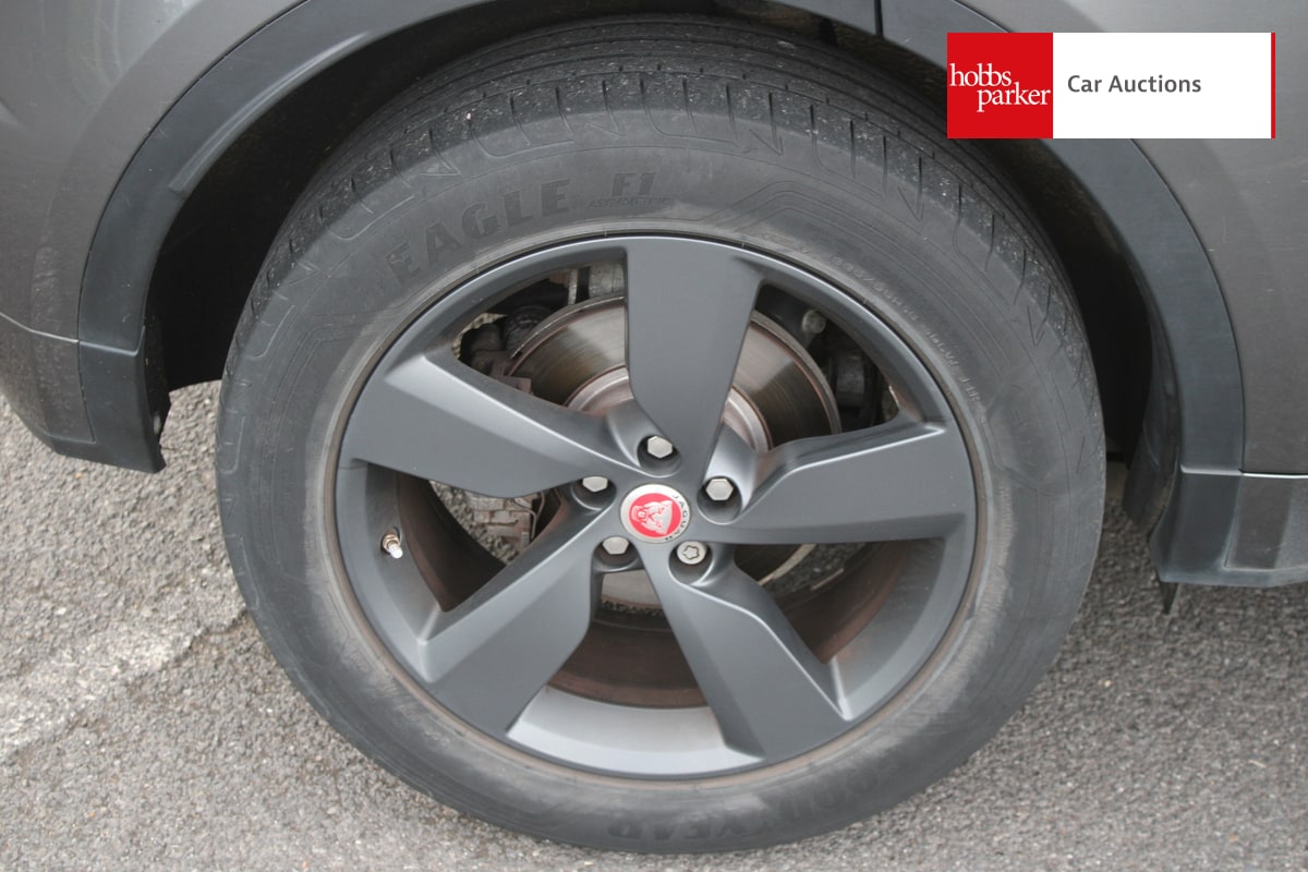 JAGUAR E-PACE R-DYNAMIC S D AWD AUTO image 10