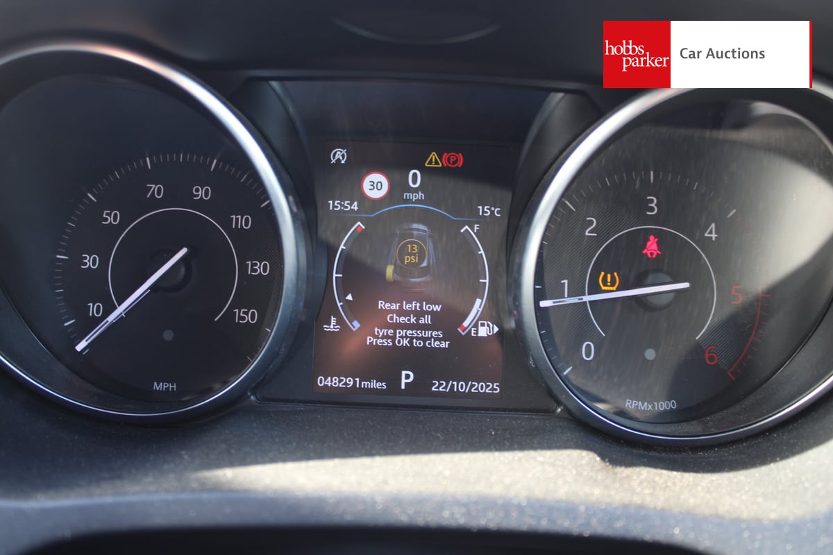 JAGUAR E-PACE R-DYNAMIC S D AWD AUTO image 28