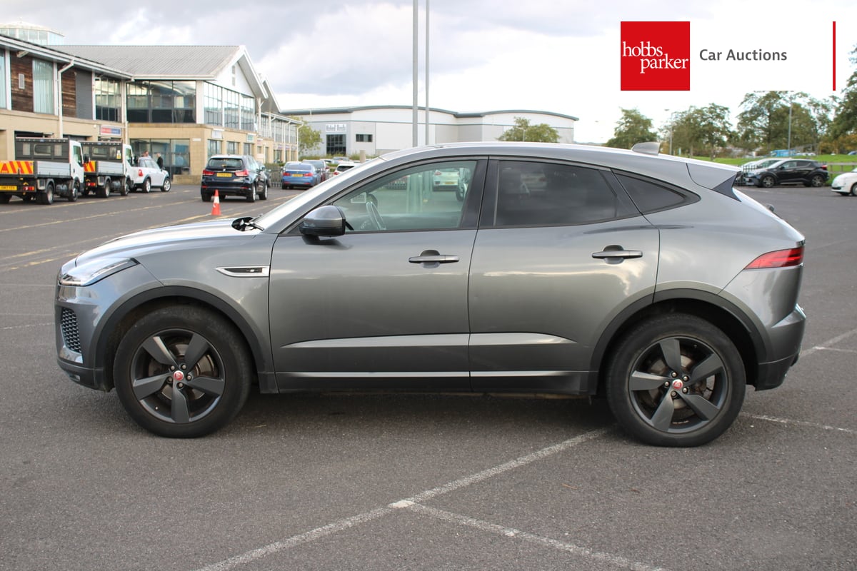 JAGUAR E-PACE R-DYNAMIC S D AWD AUTO image 6