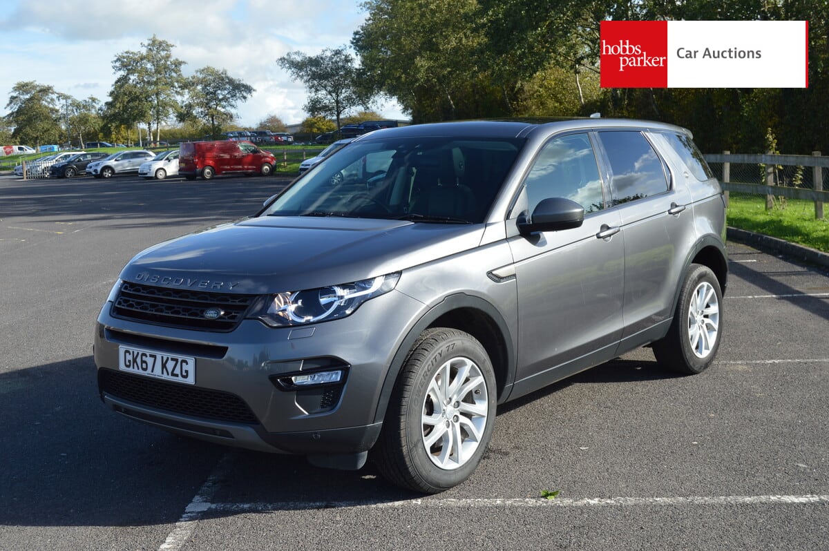 LAND ROVER DISCOVERY SPORT SE TECH TD4 A image 7