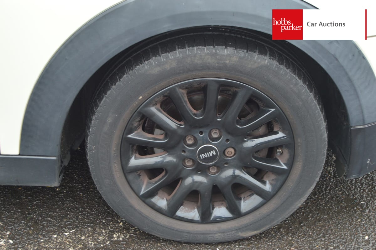 MINI COOPER AUTO image 12