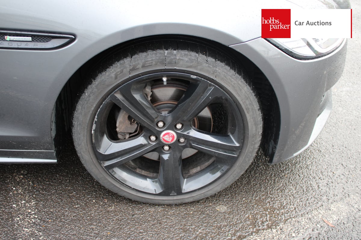 JAGUAR XF R-SPORT D AUTO image 9