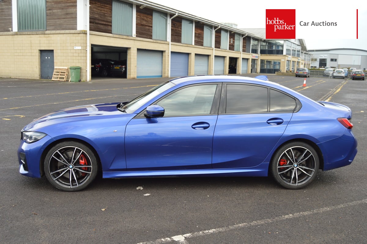 BMW 320I M SPORT AUTO image 6