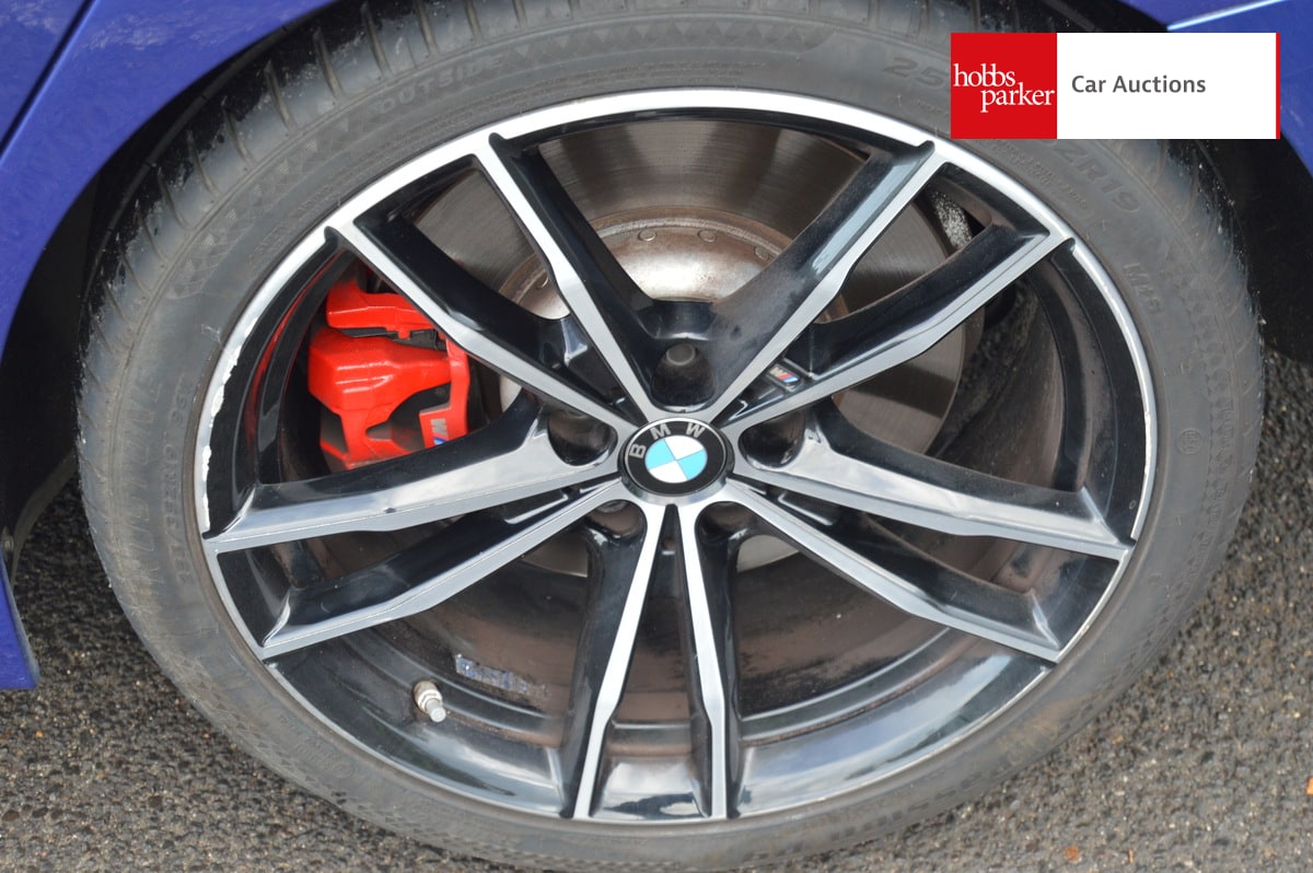 BMW 320I M SPORT AUTO image 12