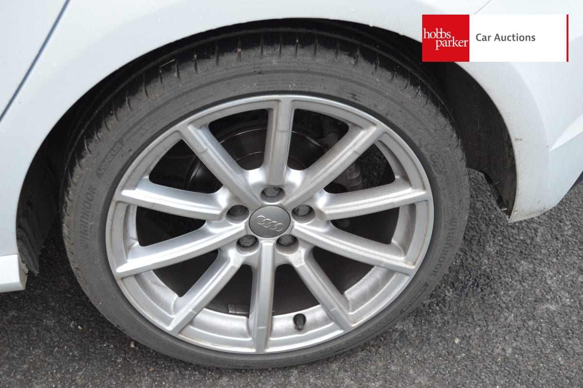 AUDI A1 S LINE NAV TFSI S-A image 10