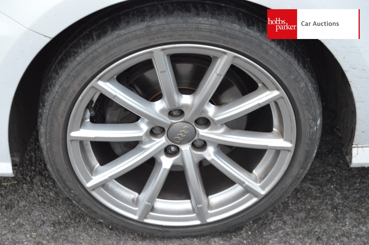 AUDI A1 S LINE NAV TFSI S-A image 9