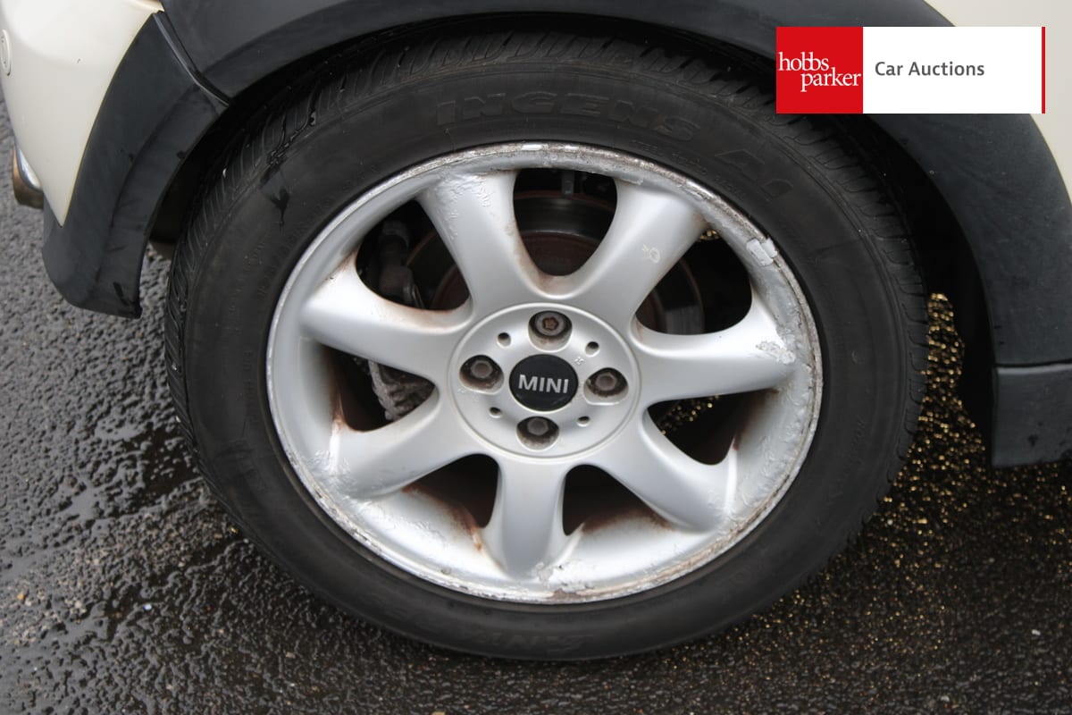 MINI COOPER AUTO image 10