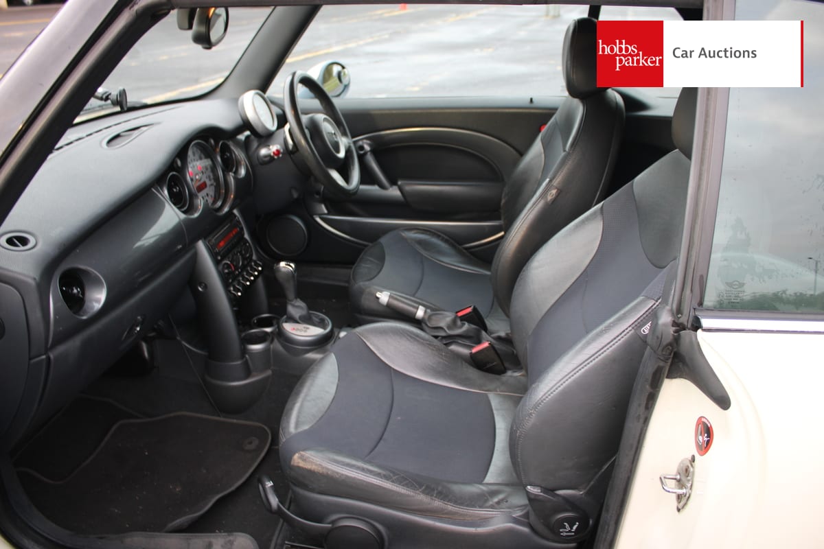 MINI COOPER AUTO image 13