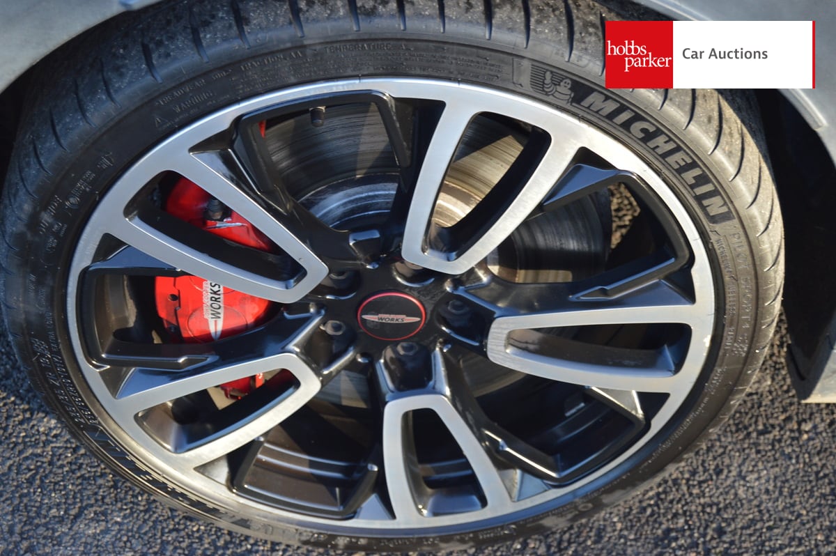 MINI CLUBMAN JOHN COOPER WORKS image 9