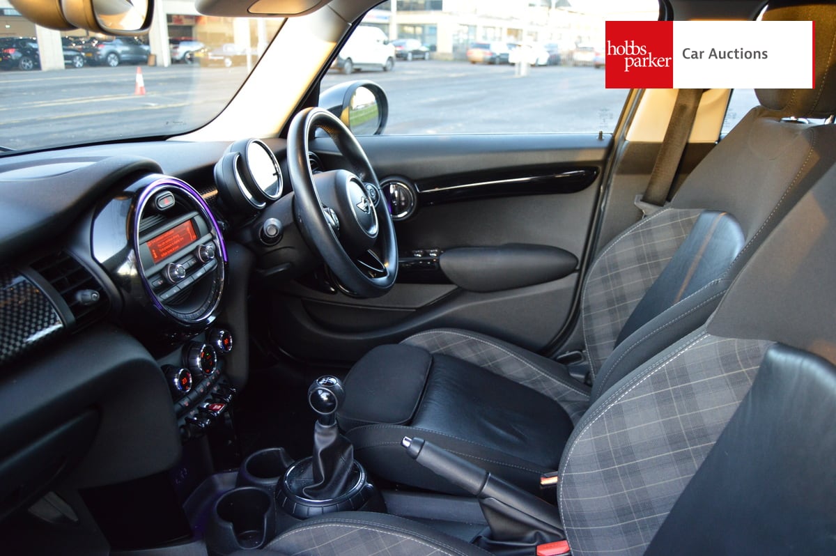 MINI COOPER SD image 13