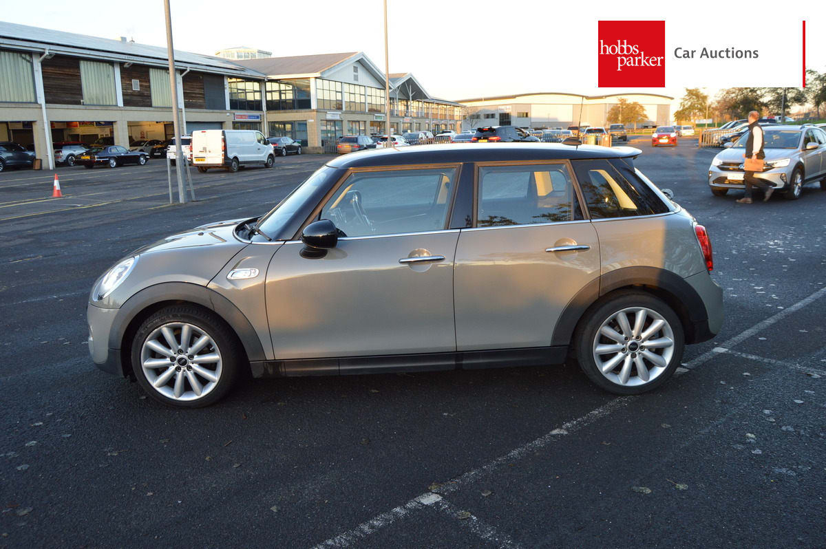 MINI COOPER SD image 6