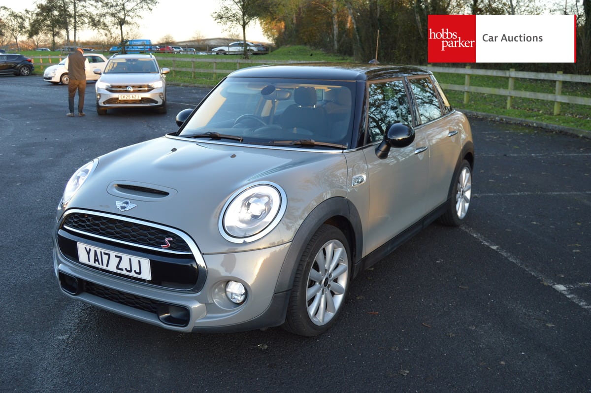 MINI COOPER SD image 7