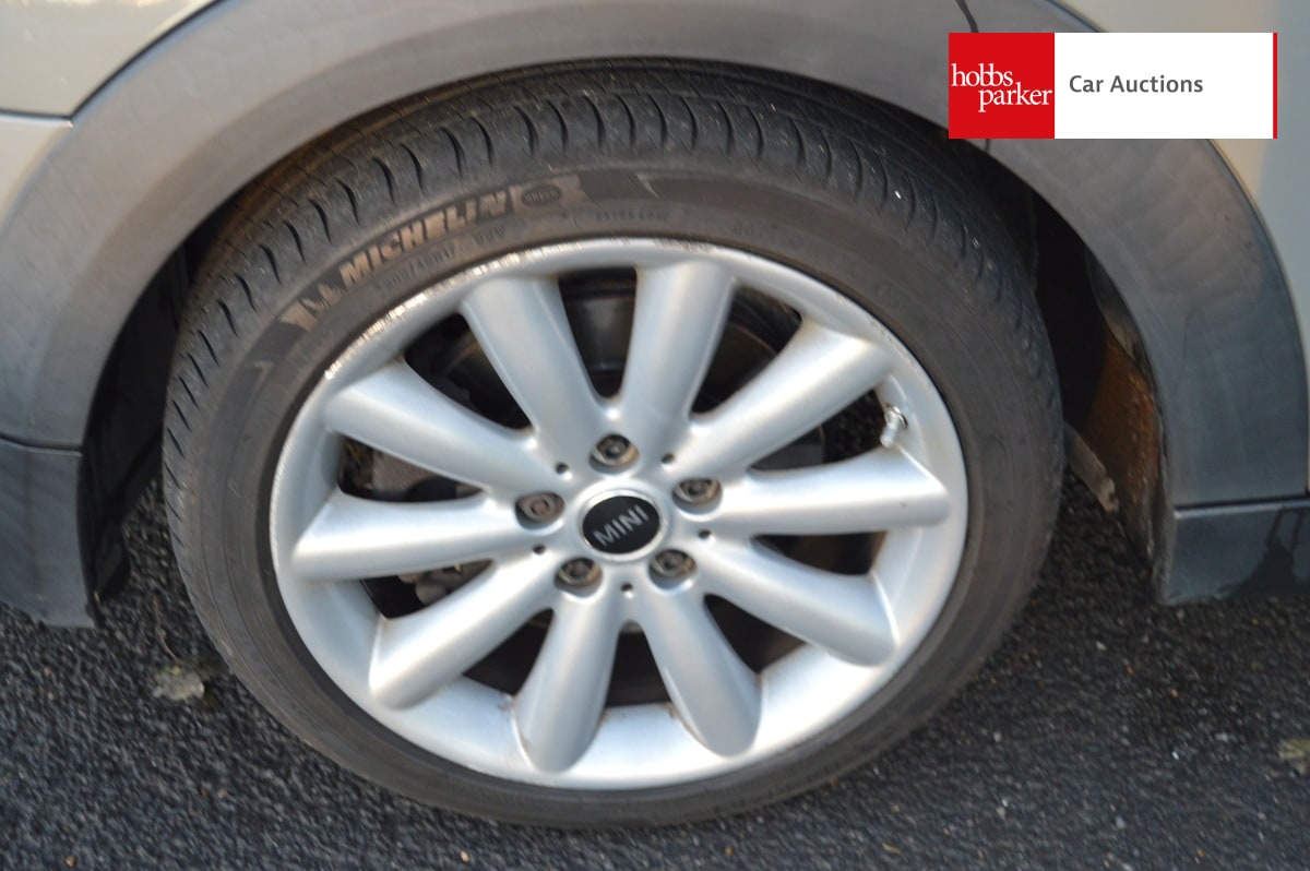 MINI COOPER SD image 9