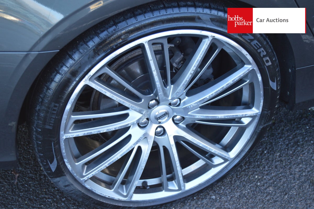 VOLVO V90 MOMENTUM B4 MHEV AUTO image 11