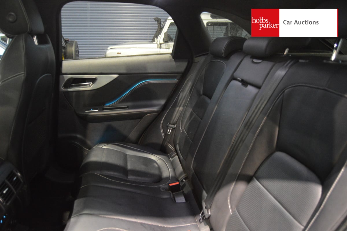 JAGUAR F-PACE R-SPORT AWD AUTO image 10