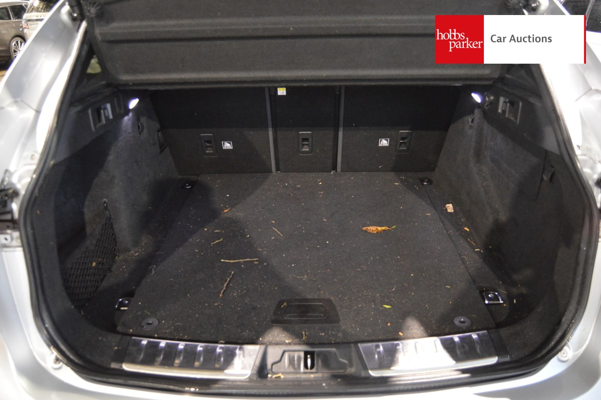 JAGUAR F-PACE R-SPORT AWD AUTO image 11