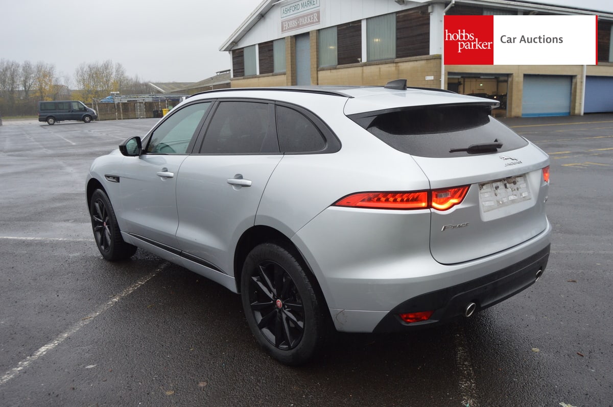JAGUAR F-PACE R-SPORT AWD AUTO image 5