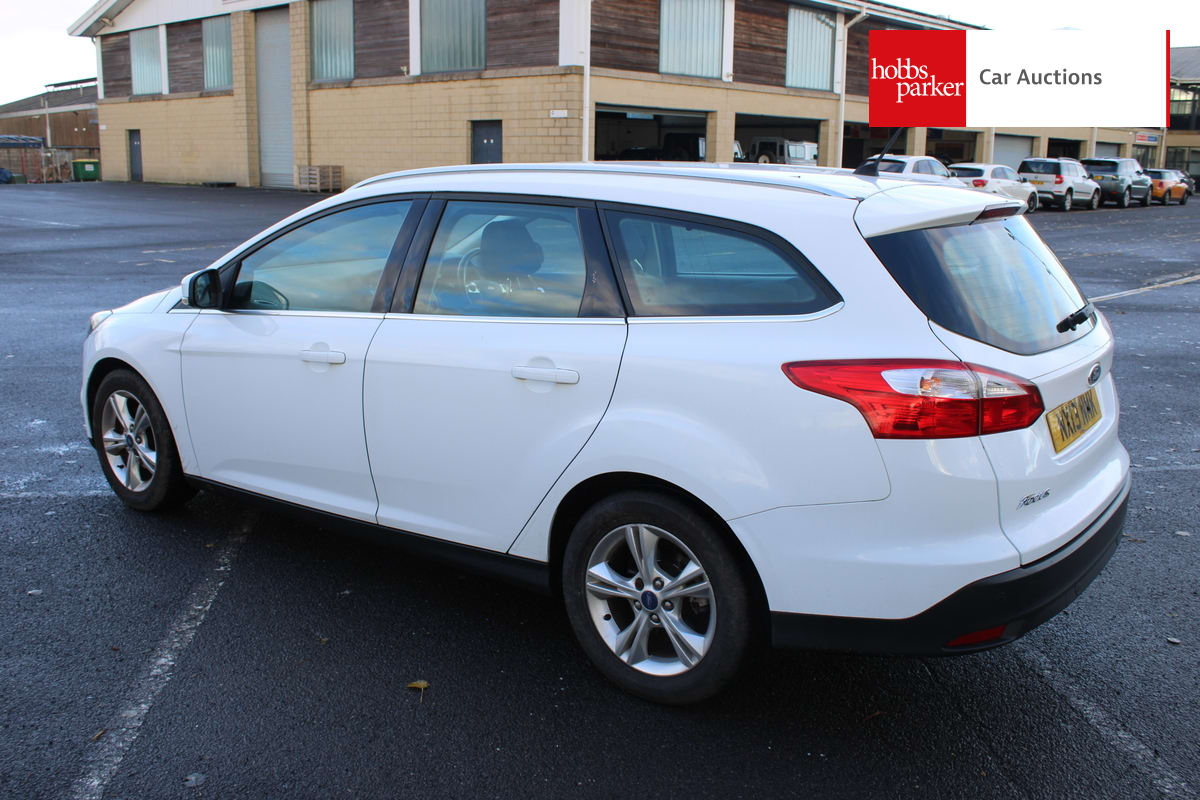 FORD FOCUS ZETEC AUTO image 5