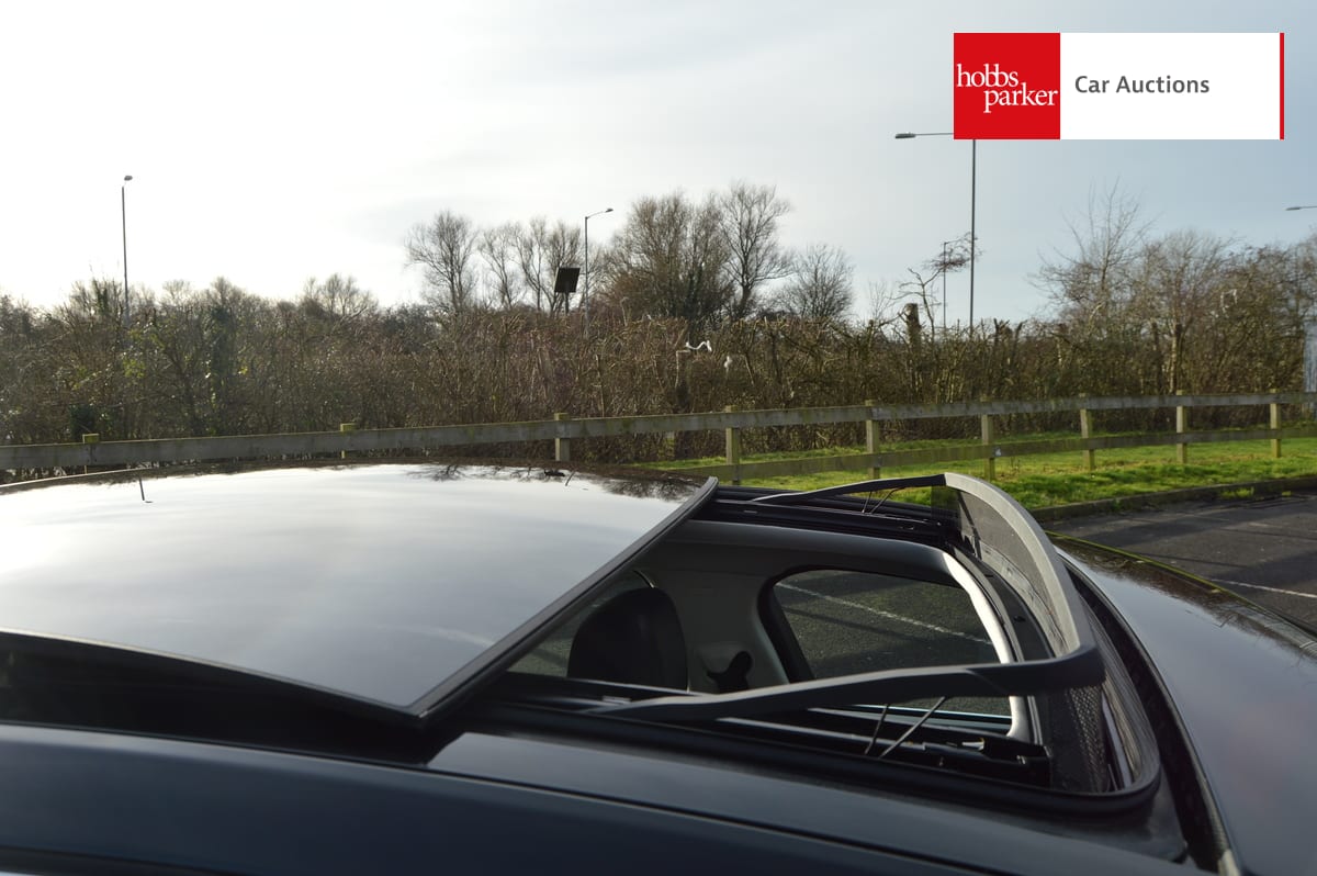 JAGUAR XF PORTFOLIO D AWD AUTO image 16