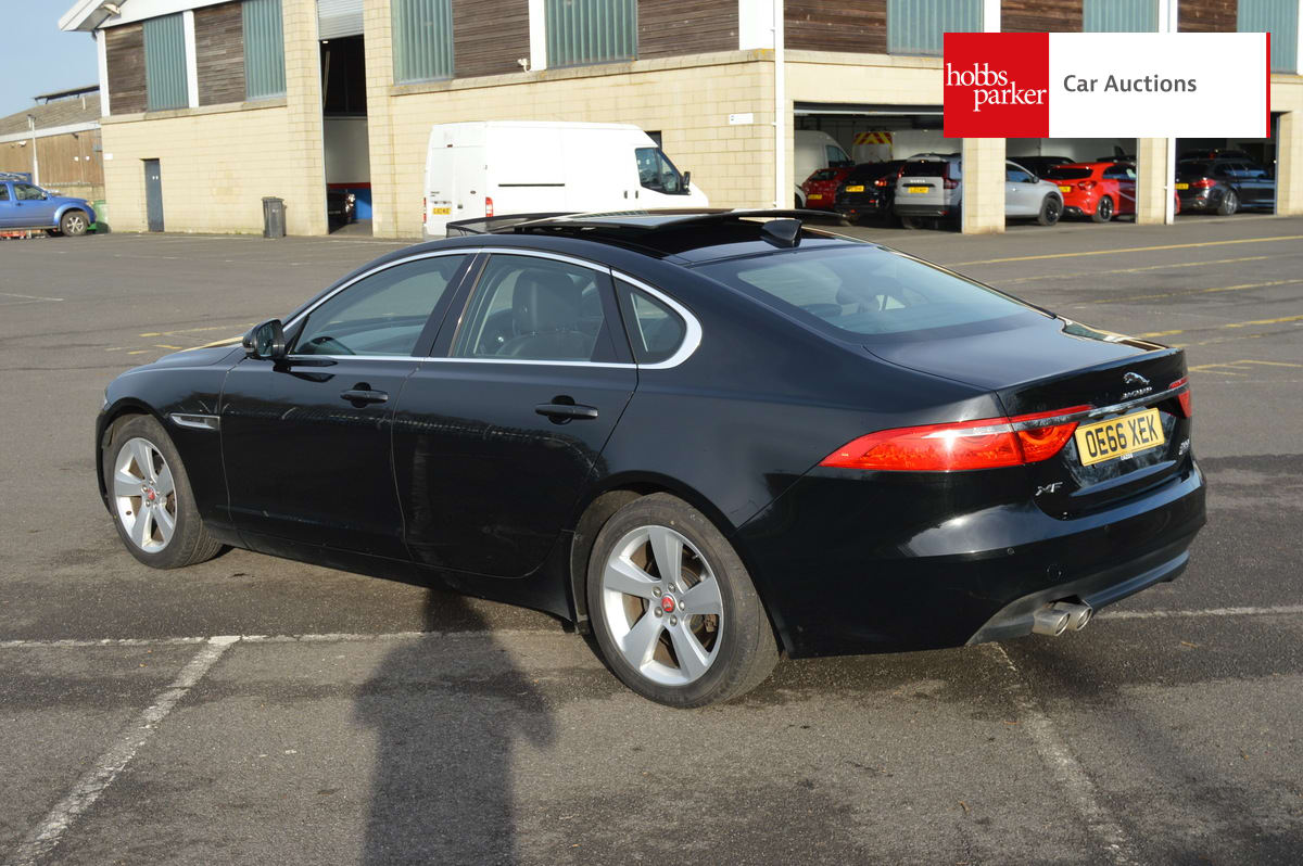 JAGUAR XF PORTFOLIO D AWD AUTO image 5