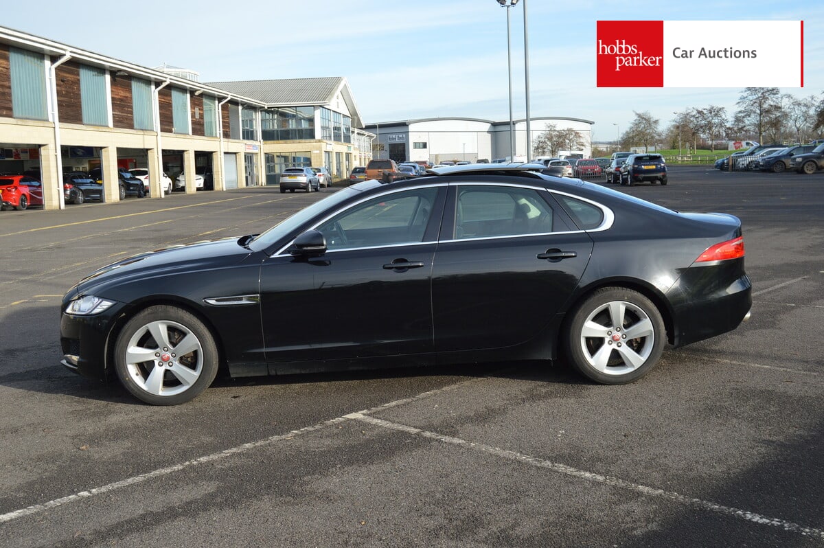 JAGUAR XF PORTFOLIO D AWD AUTO image 6