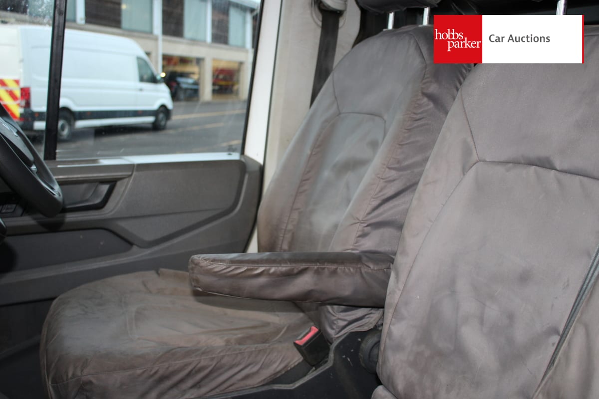 VOLKSWAGEN CRAFTER CR35 TRENDLINE TDI image 10