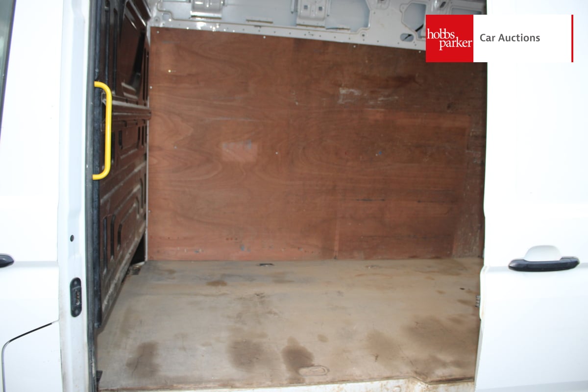 VOLKSWAGEN CRAFTER CR35 TRENDLINE TDI image 12