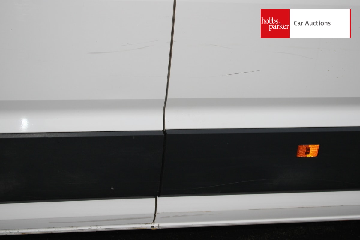 VOLKSWAGEN CRAFTER CR35 TRENDLINE TDI image 18