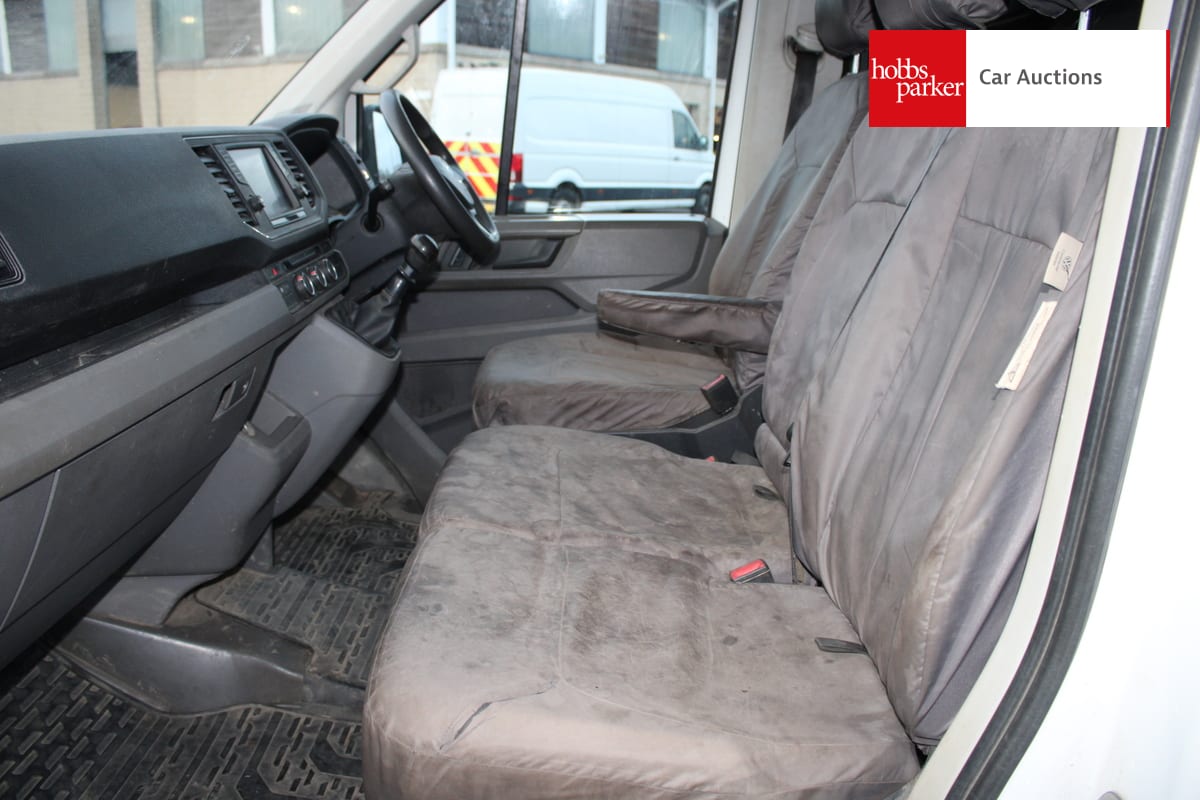 VOLKSWAGEN CRAFTER CR35 TRENDLINE TDI image 9