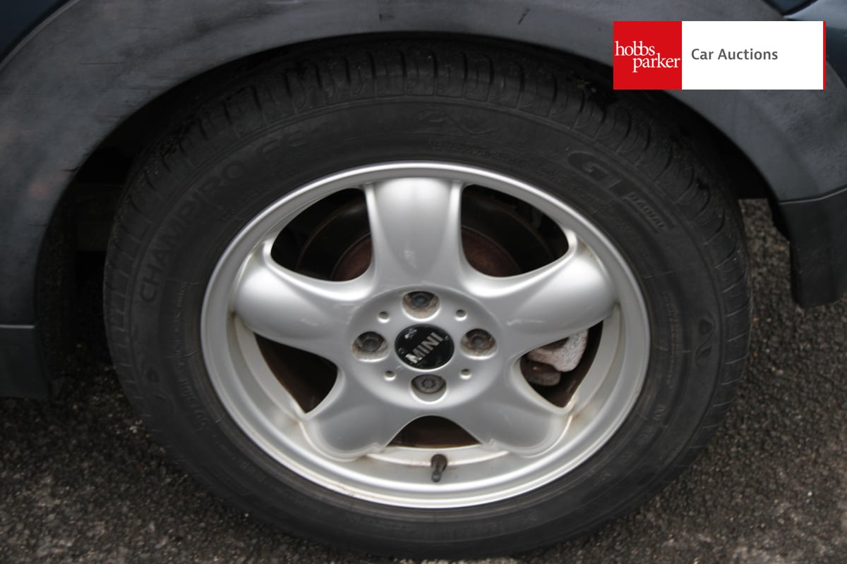 MINI COOPER AUTO image 11