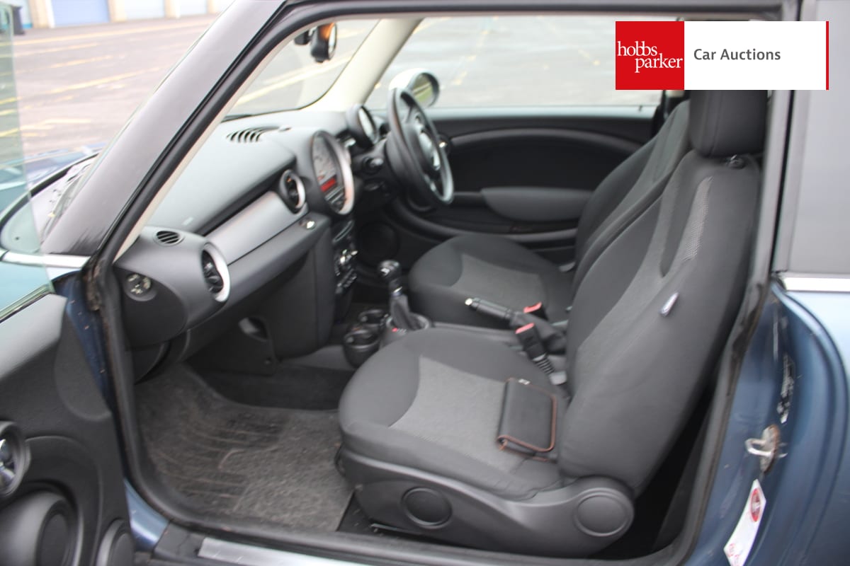 MINI COOPER AUTO image 13