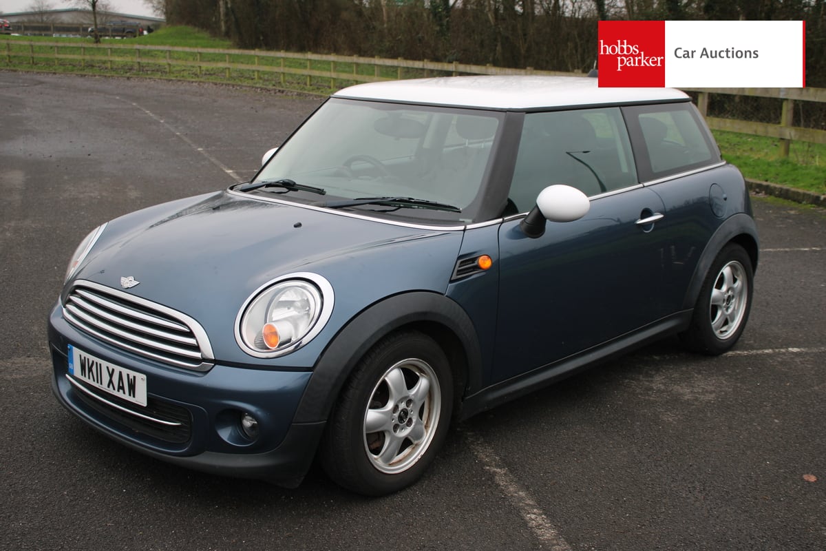 MINI COOPER AUTO image 7