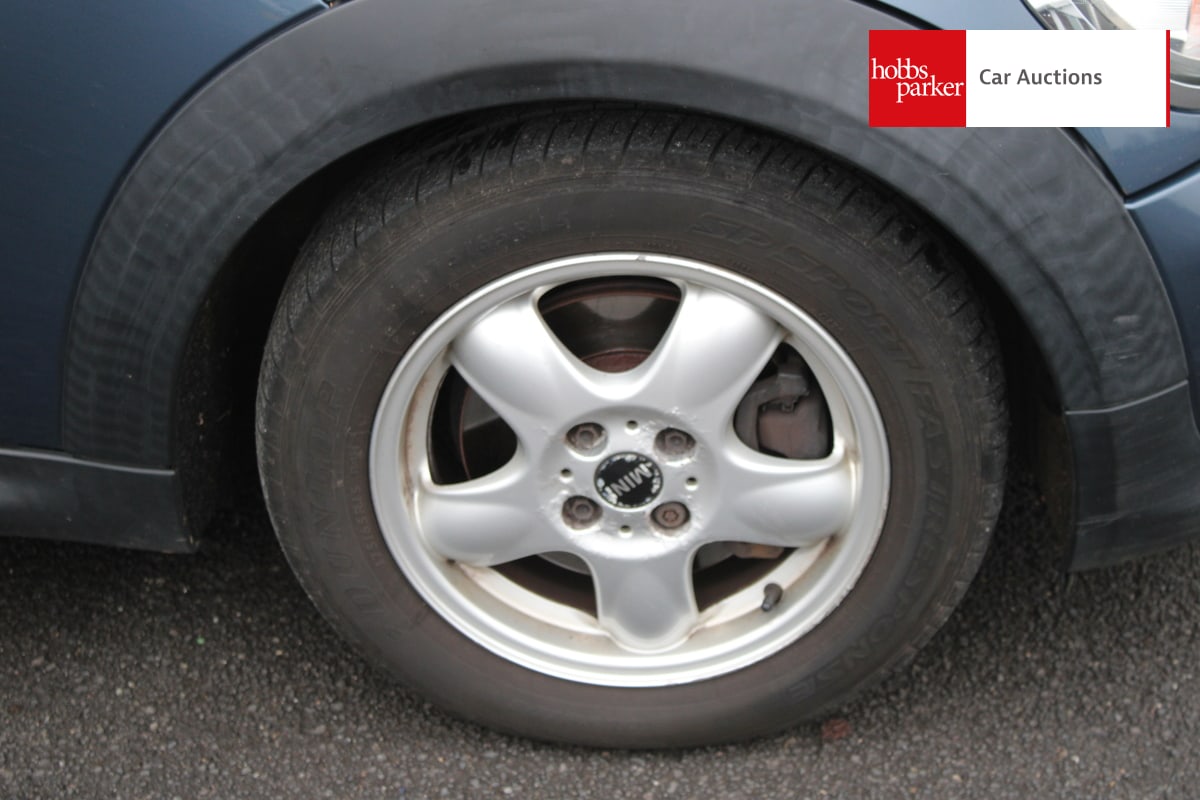 MINI COOPER AUTO image 9