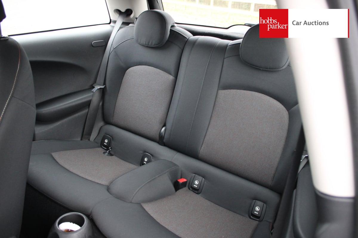 MINI COOPER D image 14