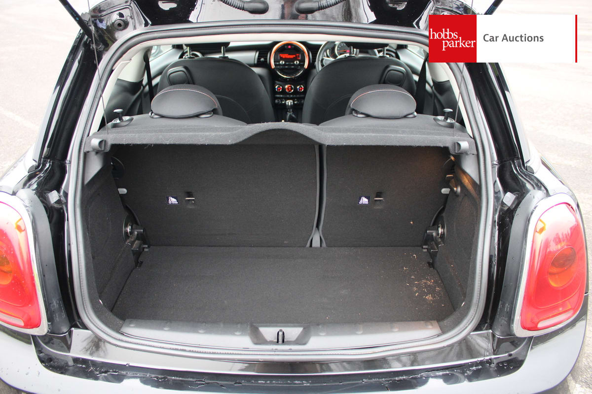 MINI COOPER D image 15