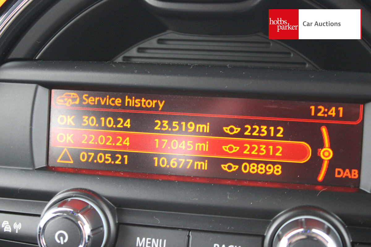 MINI COOPER D image 18