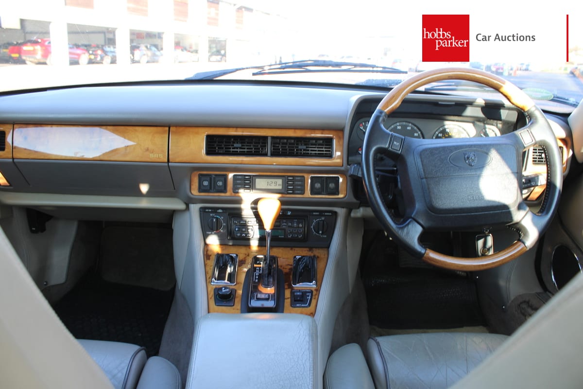 JAGUAR XJ-S 4.0 AUTO image 21