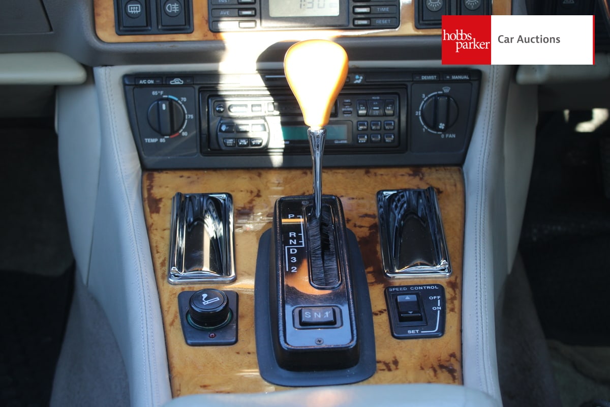 JAGUAR XJ-S 4.0 AUTO image 23