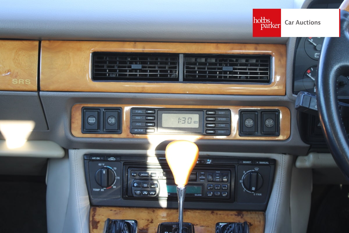 JAGUAR XJ-S 4.0 AUTO image 24