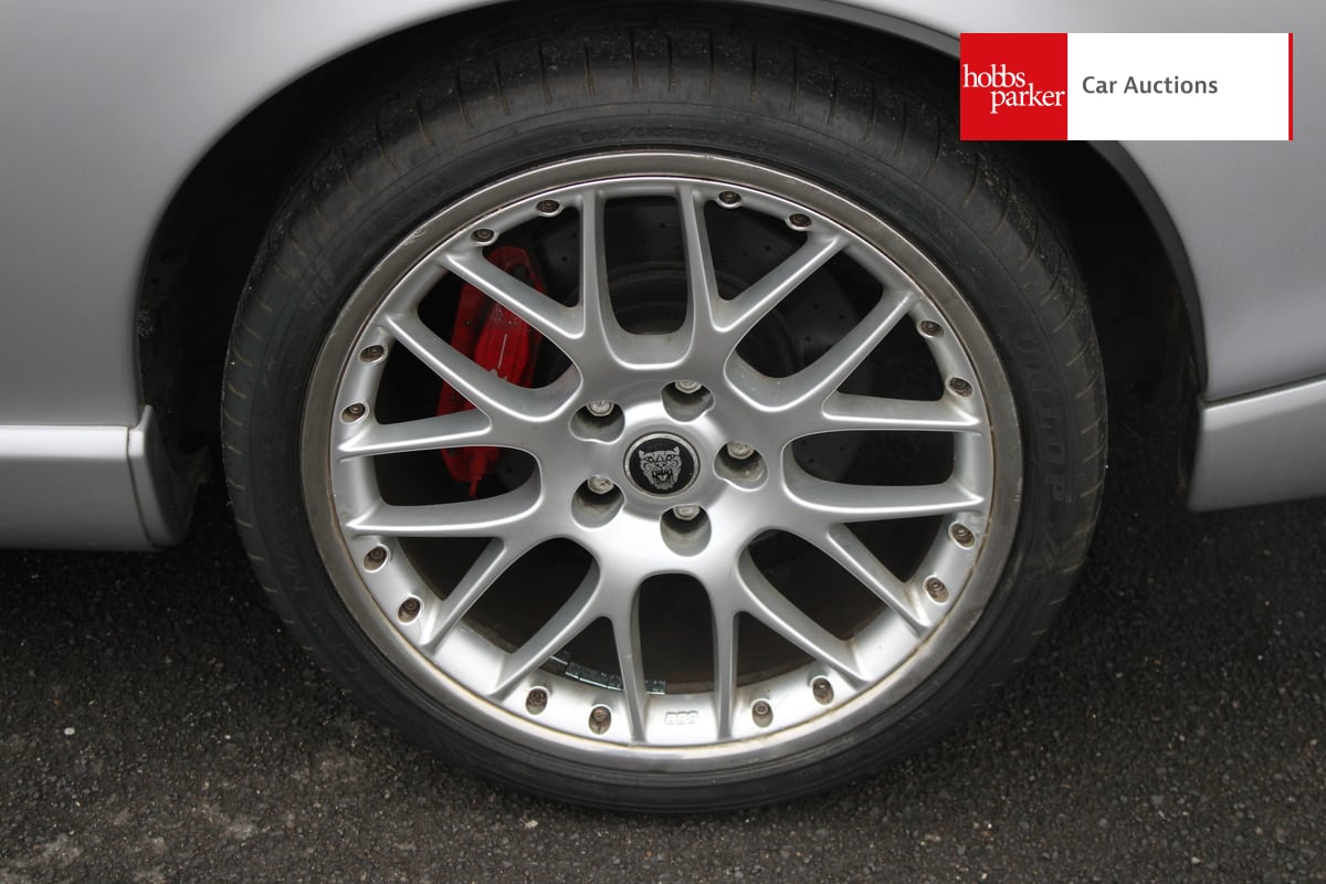 JAGUAR XKR CONVERTIBLE AUTO image 12