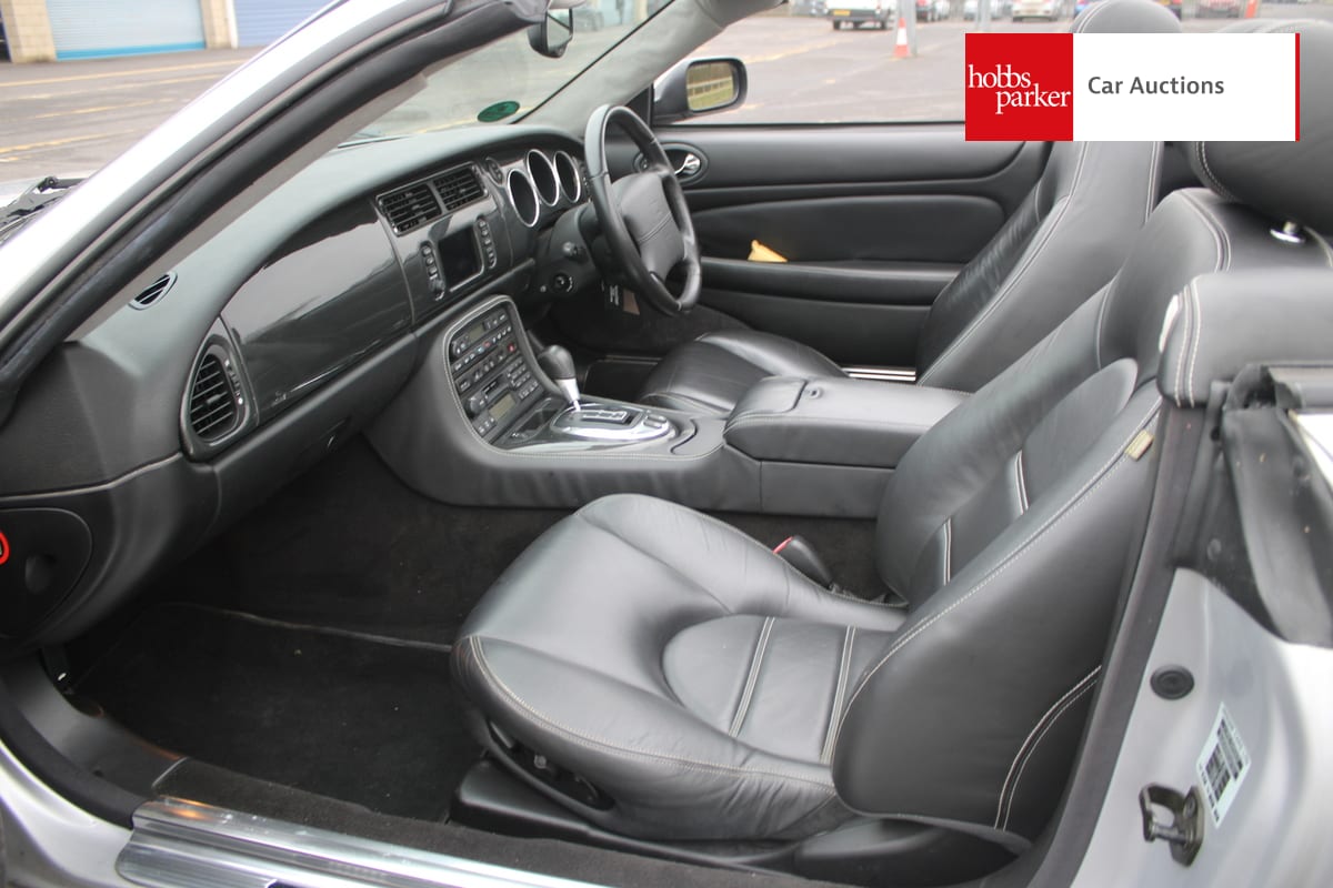 JAGUAR XKR CONVERTIBLE AUTO image 14