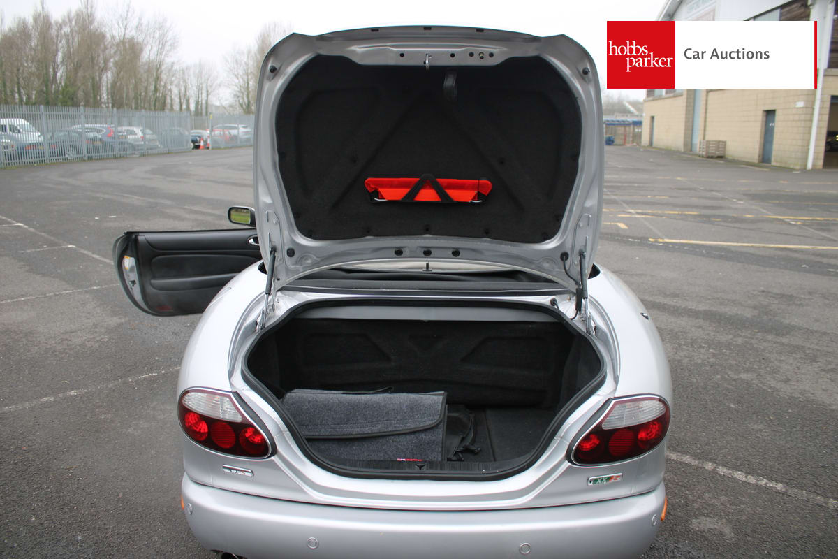 JAGUAR XKR CONVERTIBLE AUTO image 18