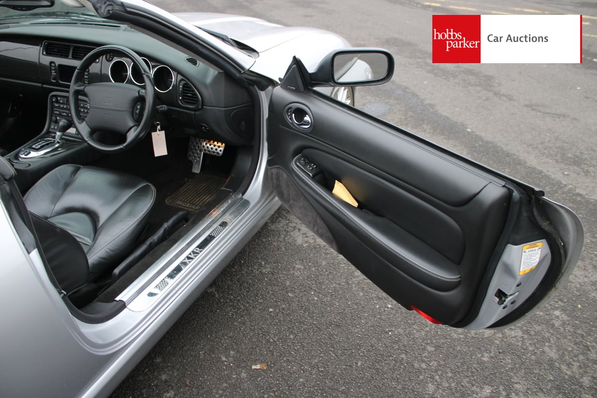 JAGUAR XKR CONVERTIBLE AUTO image 21