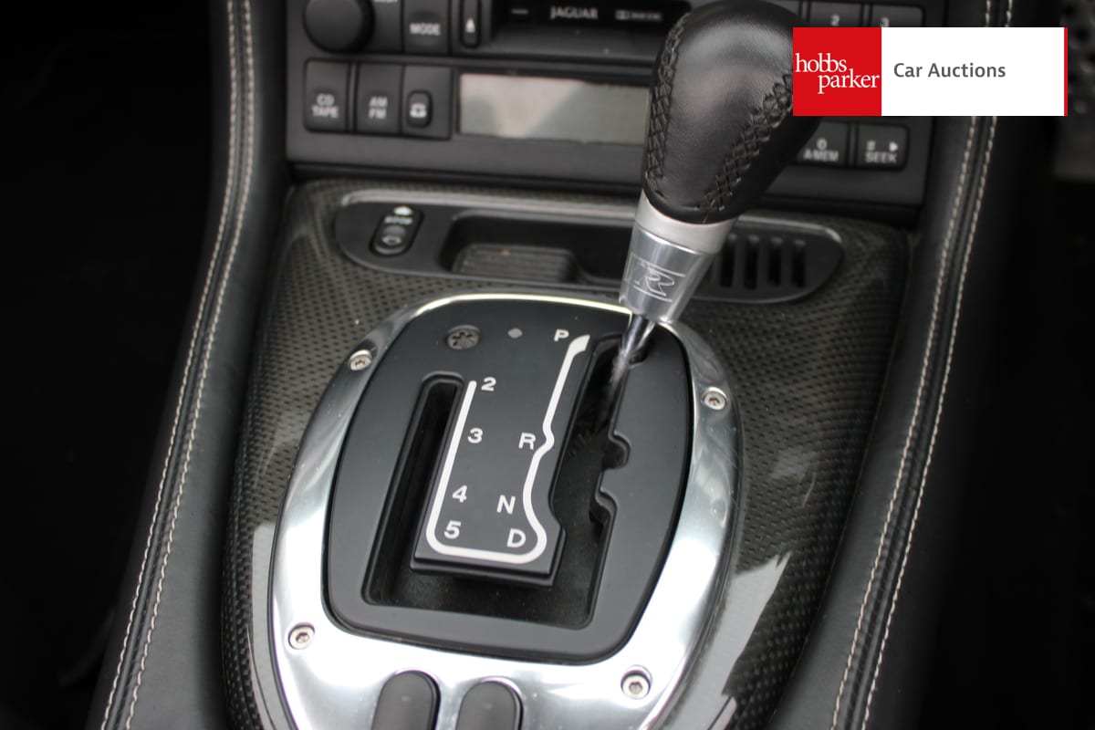 JAGUAR XKR CONVERTIBLE AUTO image 23