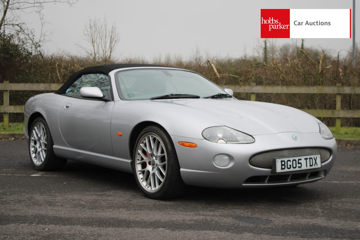 JAGUAR XKR CONVERTIBLE AUTO image 27